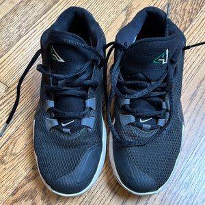 Nike E4 high tops size 5.5